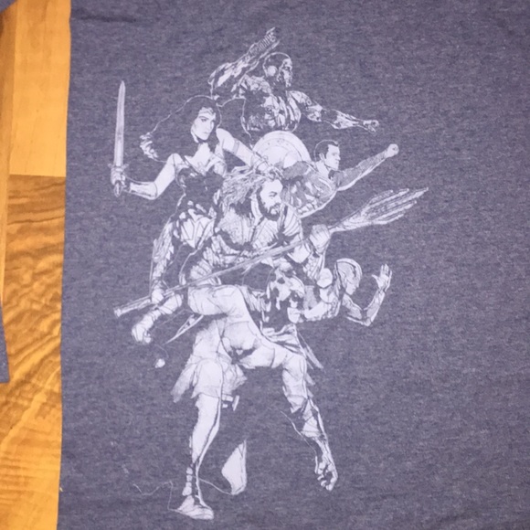 🚹 NWT Justice League Long Sleeve T-Shirt - Picture 2 of 5